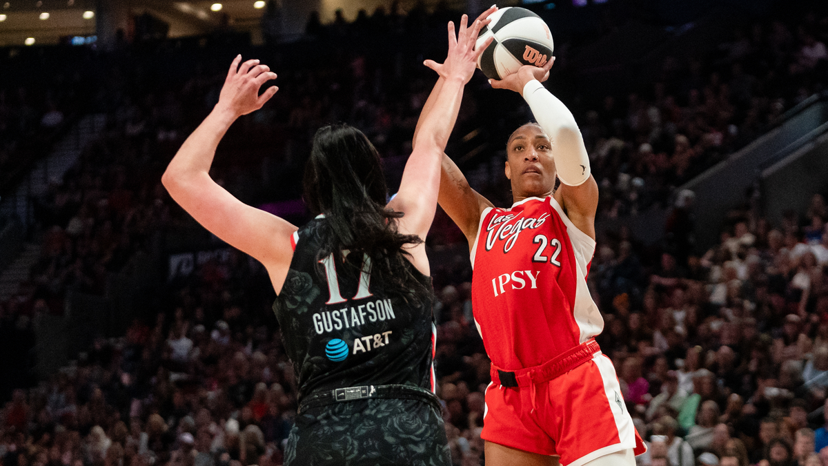 A'ja Wilson Isn't Surprised by Megan Gustafson's Fire Breakout: 'This is Who She's Always Been'
