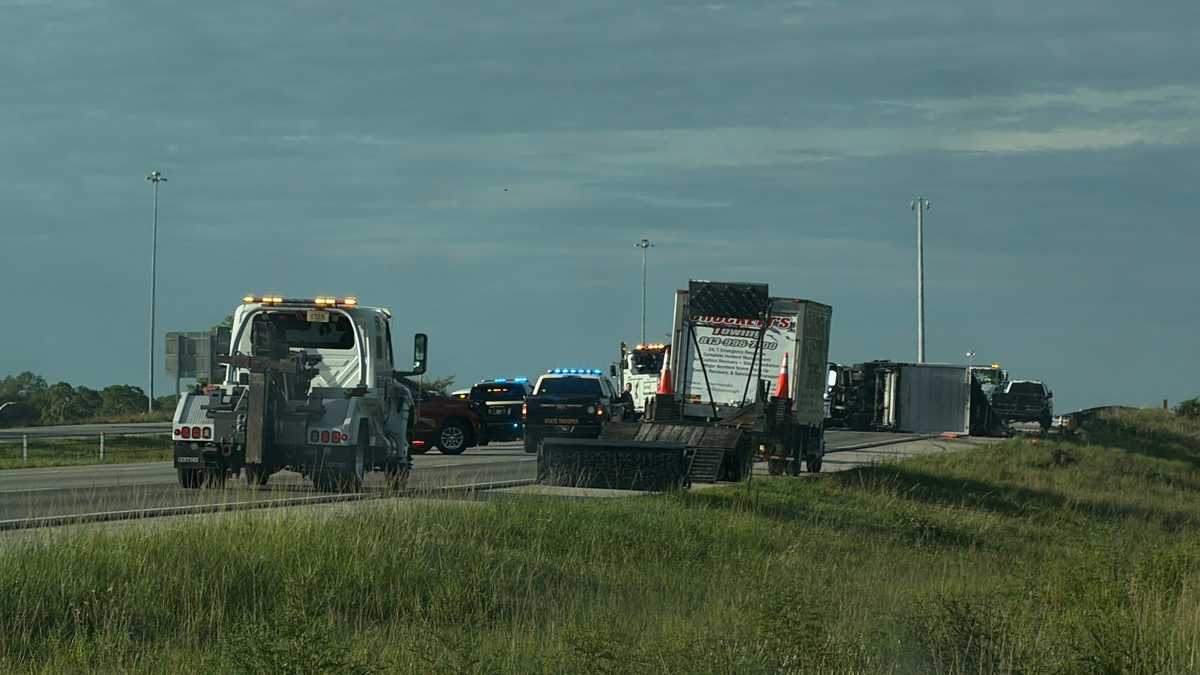 Semi-trailer crash on I-75 in Collier County