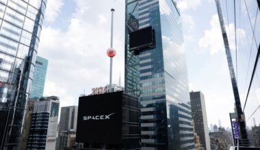 U.S. tech megacaps slide as SpaceX extends slump, AI expense concerns grow