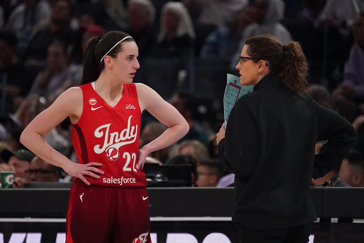 Caitlin Clark, Stephanie White share big embrace in win after viral moment
