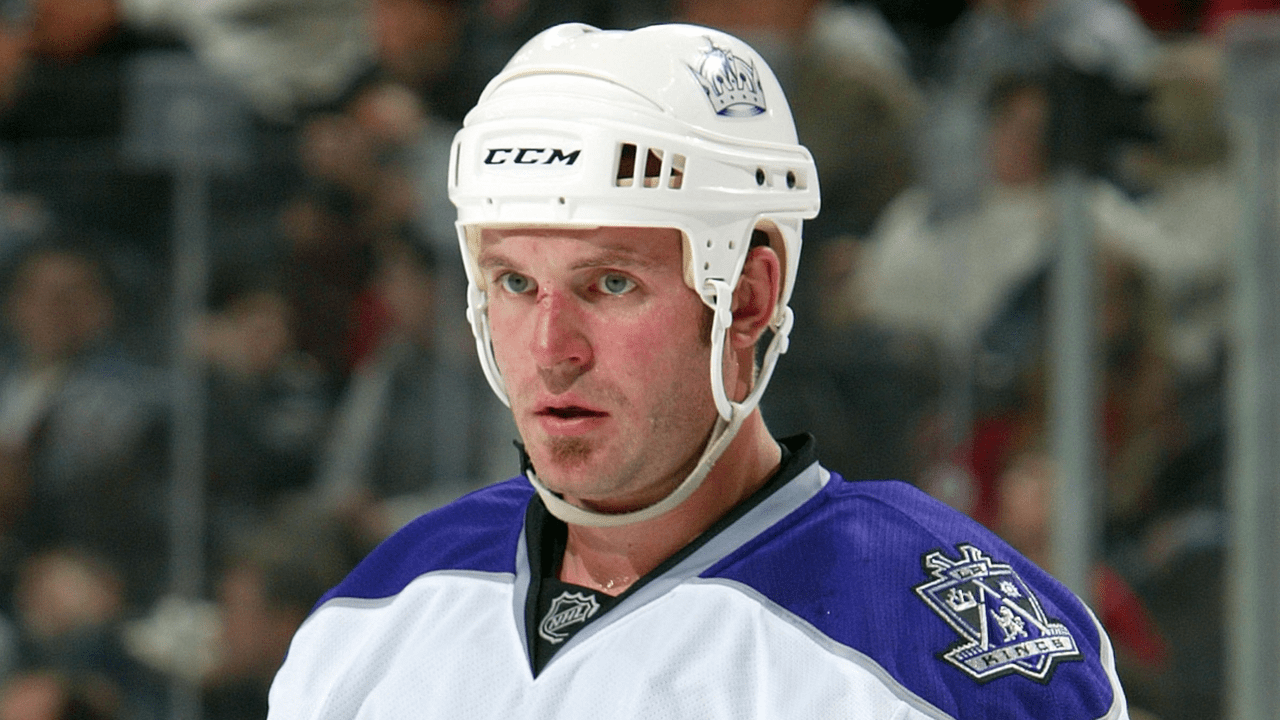 Calder dies at 47, played 10 seasons in NHL