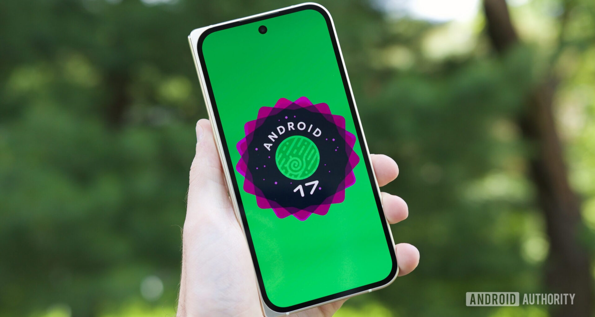 Android 17 logo on a Pixel phone.