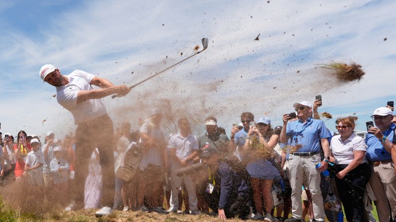 Wyndham Clark builds early 4-shot lead at US Open with lowest 36-hole score at Shinnecock