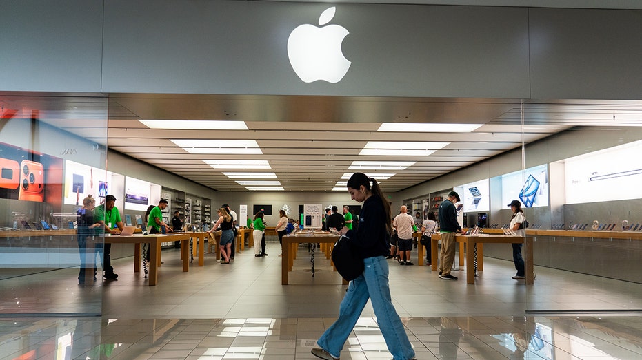 Apple store at the Americana at Brans mall
