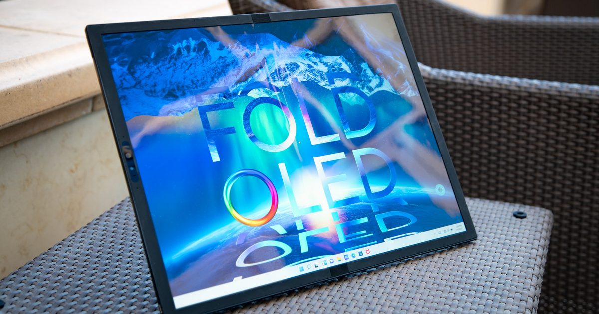 Samsung's wild patent shows a foldable phone that folds itself into a box 