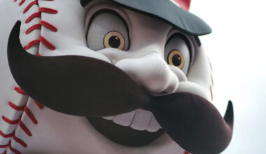 Cincinnati Reds fall under .500 after another bullpen implosion against St. Louis