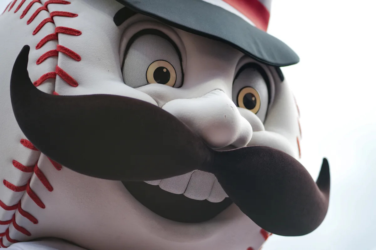 Cincinnati Reds fall under .500 after another bullpen implosion against St. Louis