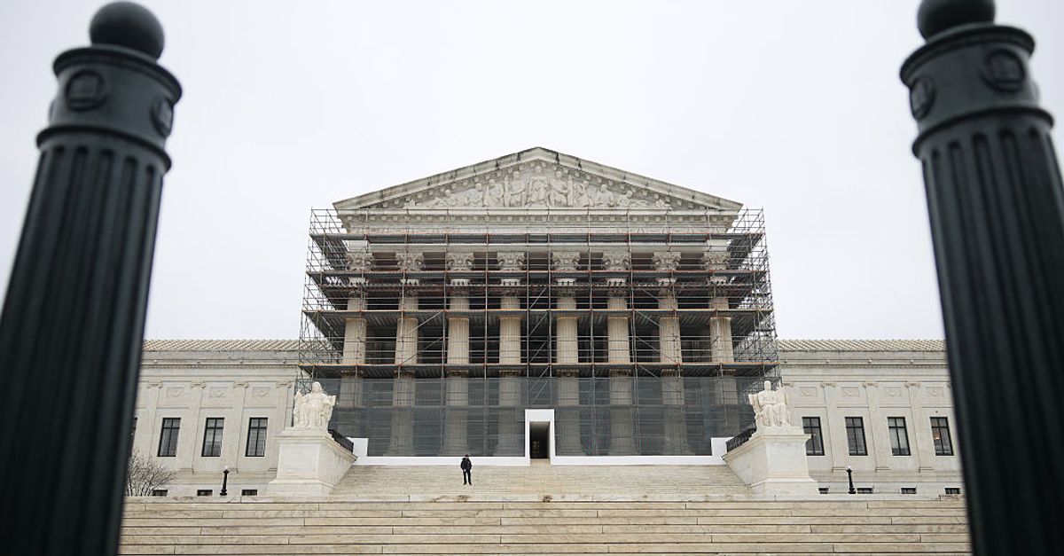 Justices side with Trump administration in border dispute over asylum seekers