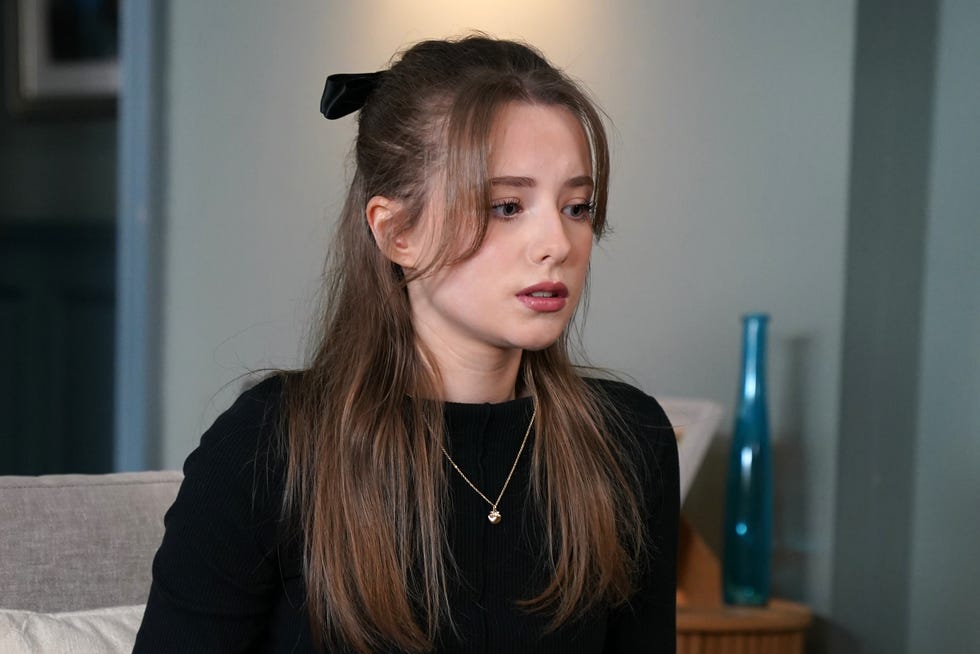dee dee hutchinson in hollyoaks