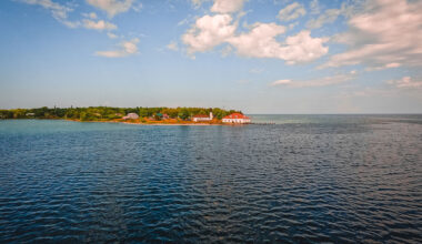 This island in the Great Lakes wants to tap waves for energy