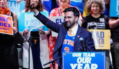 Zohran Mamdani sharply criticizes Democratic Party as he rallies with progressive challengers