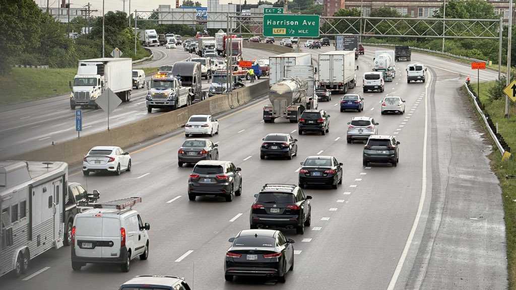 All lanes reopened on I-75 after overturned semi cab, debris cleared from roadway