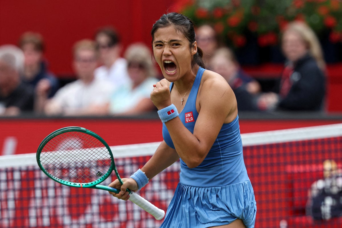 Emma Raducanu advances to Queen’s quarter-finals as Katie Boulter reaches semis
