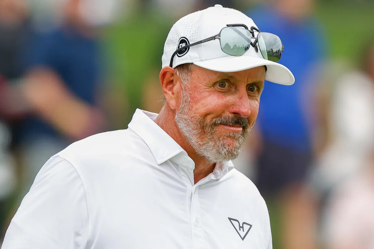 Report: Phil Mickelson expelled from golf club after alleged inappropriate physical contact with female staffer