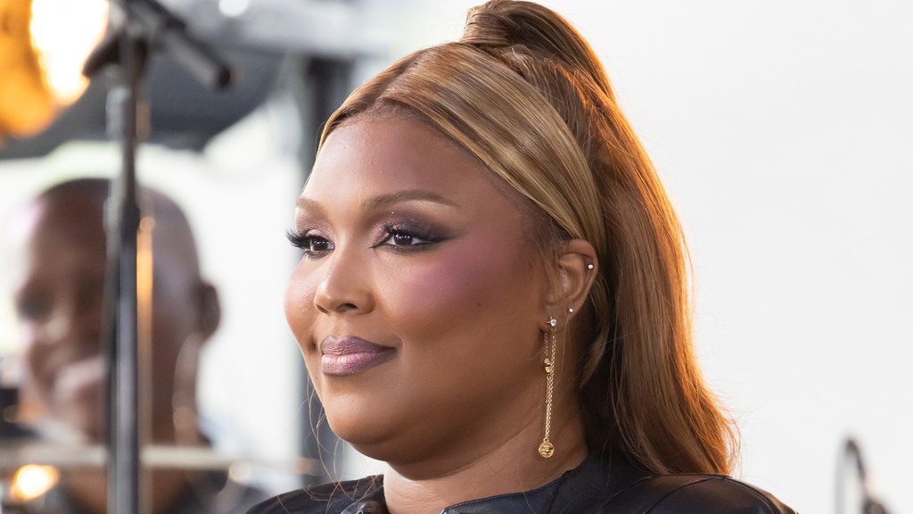 Lizzo claims 'industry changes' are reason for her smaller fanbase