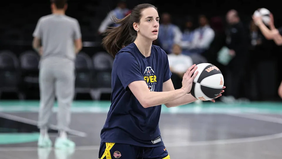 Indiana Fever guard Caitlin Clark during warmups prior to the game against the New York Liberty.Wendell Cruz-Imagn Images