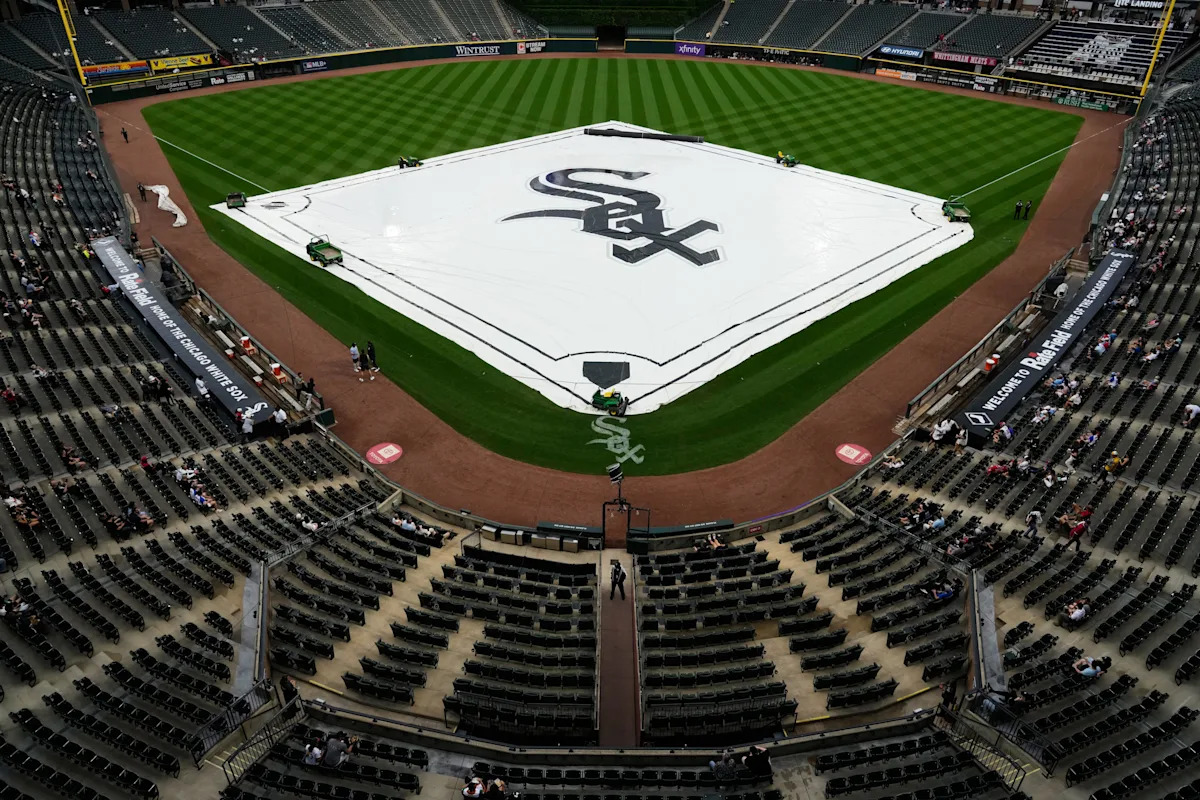 Atlanta Braves at Chicago White Sox game postponed because of rain