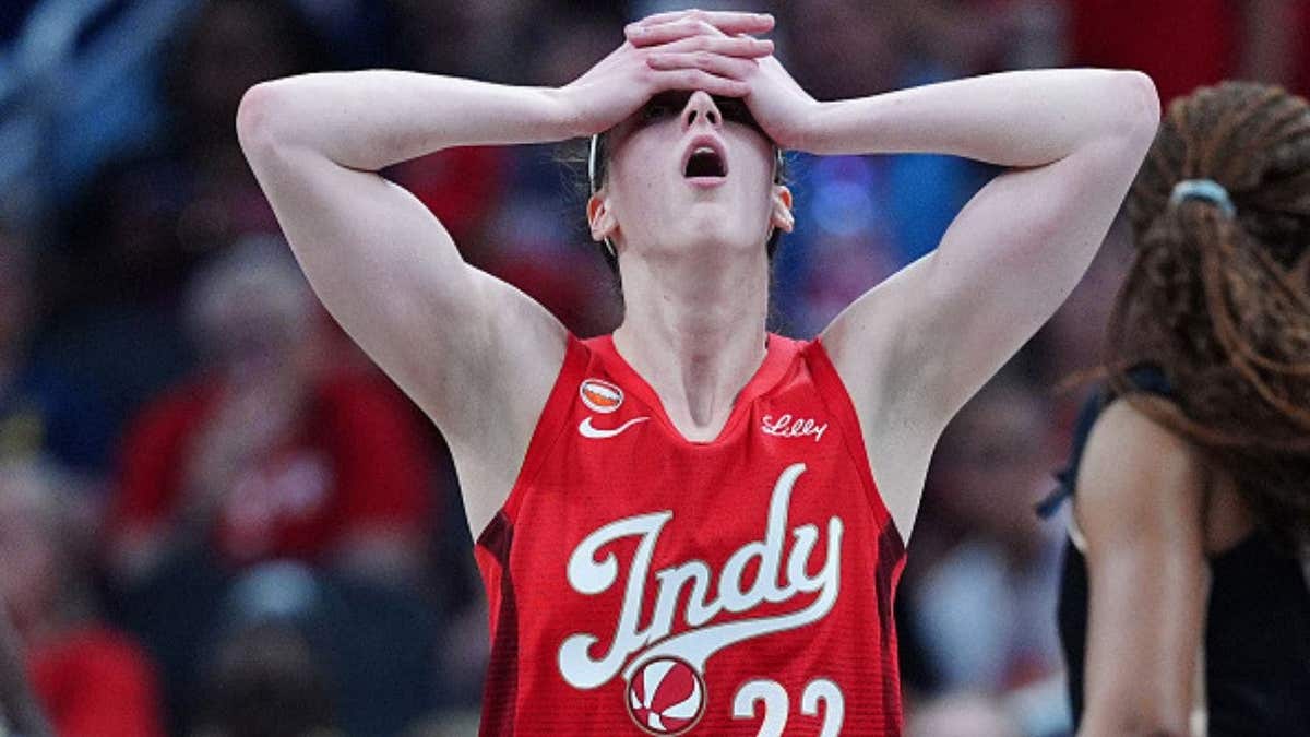 Caitlin Clark ties her own historic record while silencing viral coaching feud. (Photo by Brian Spurlock/Icon Sportswire via Getty Images)