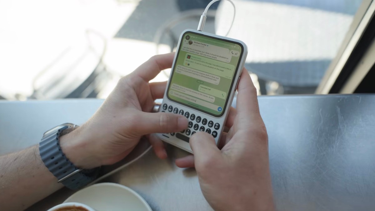 Clicks shows off its BlackBerry-inspired phone in a new hands-on video