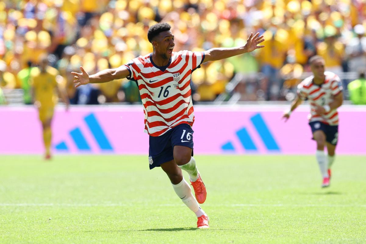 What happened on USMNT's confusing second goal against Australia