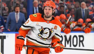 Blues acquire McTavish from Ducks