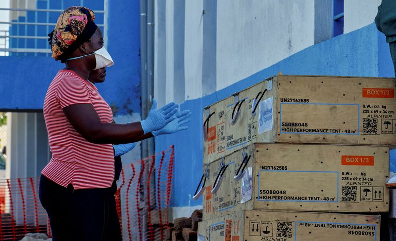 Ebola recoveries bring signs of hope in DRC as suspected cases emerge outside Africa