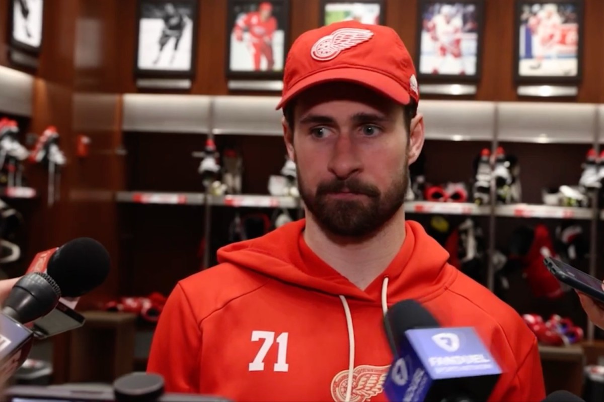 Dylan Larkin has submitted a list of only three NHL teams that he will accept a trade to from the Red Wings (report)