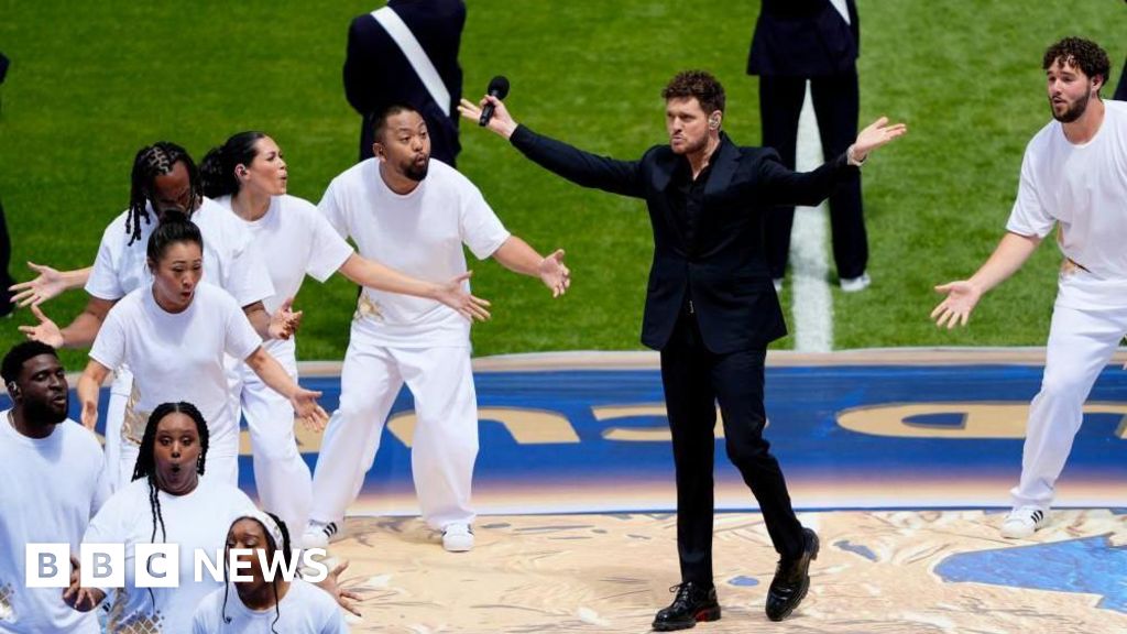 World Cup kicks off in Canada with Alanis Morissette and Michael Bublé performing in opening ceremony - BBC