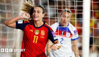Alexia Putellas celebrates scoring for Spain
