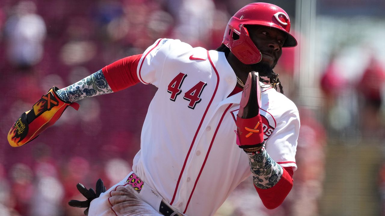 Cincinnati Reds' Elly de la Cruz advances to third base on a double by teammate Sal Stewart during the fourth inning of a baseball game against the Houston Astros, Sunday, May 10, 2026, in Cincinnati. (AP Photo/Kareem Elgazzar)
