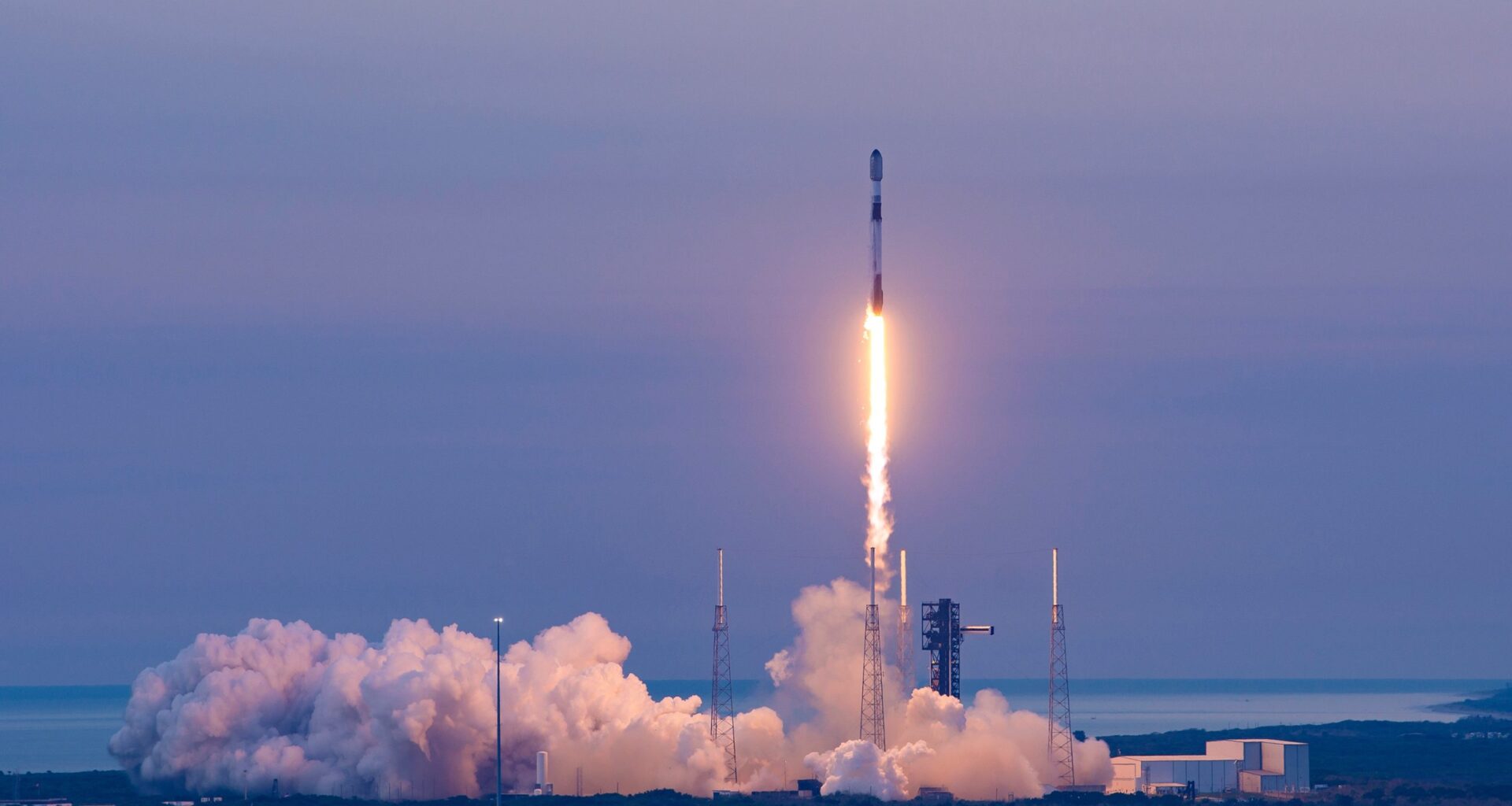 SpaceX launches secretive Starfall reentry demo mission