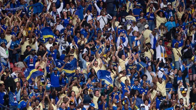 Curacao fans