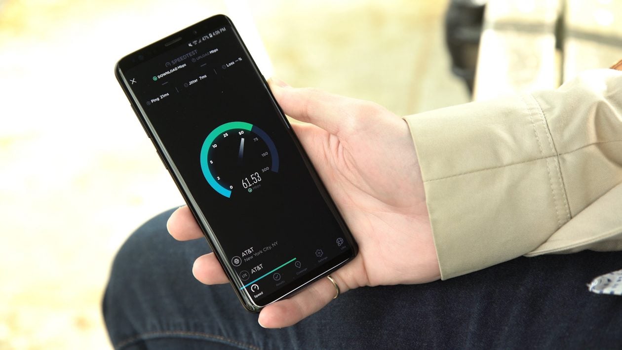 How to show network speed in the status bar on Galaxy phones