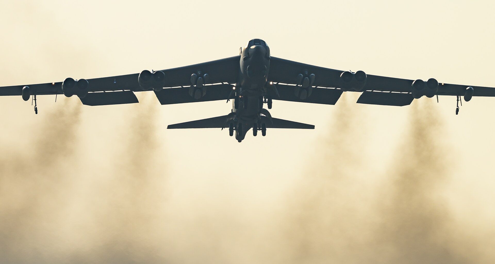 US Air Force B-52 bomber crashes after takeoff at Edwards Air Force Base | Aviation News