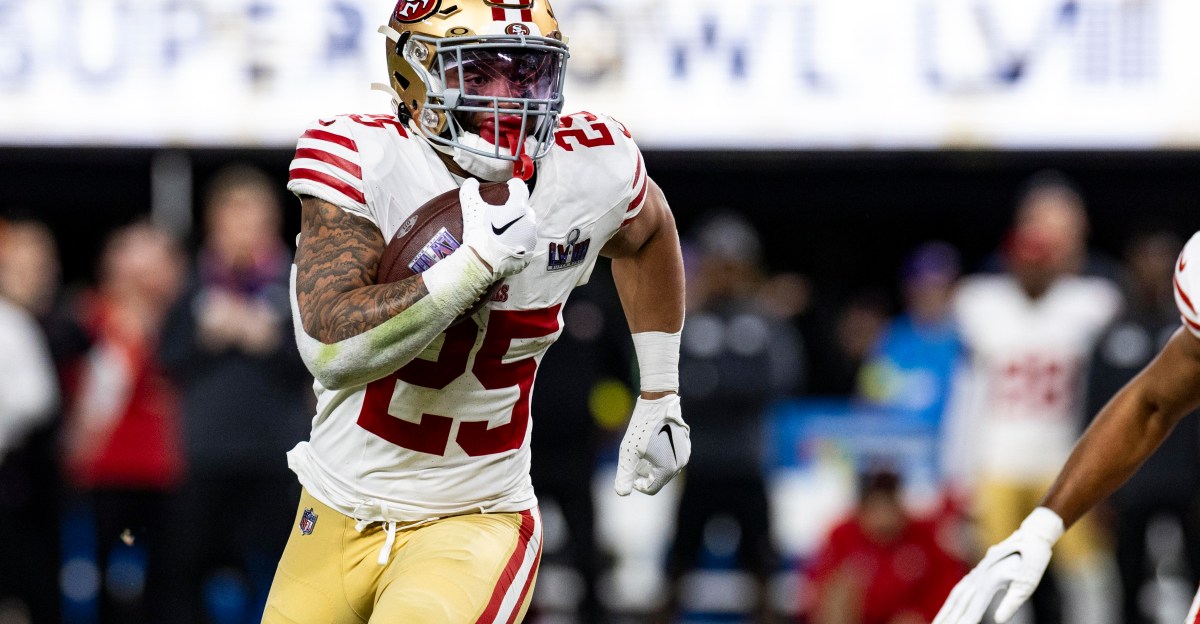 Eagles sign former 49ers running back