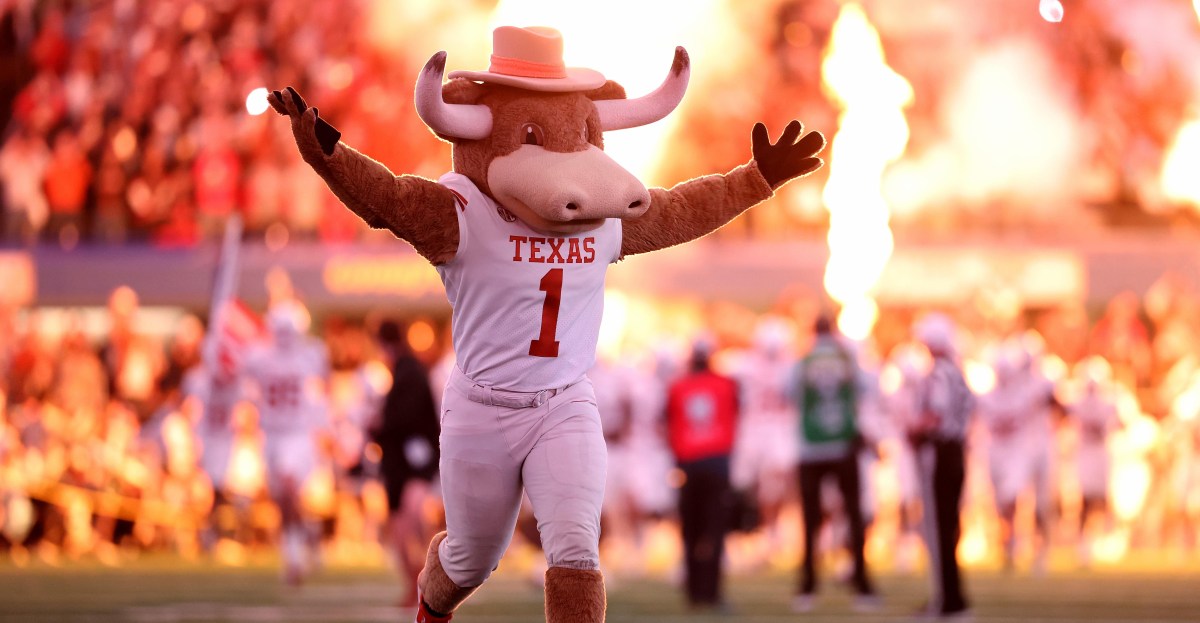 Longhorns Daily News: Texas football makes minor change to jerseys