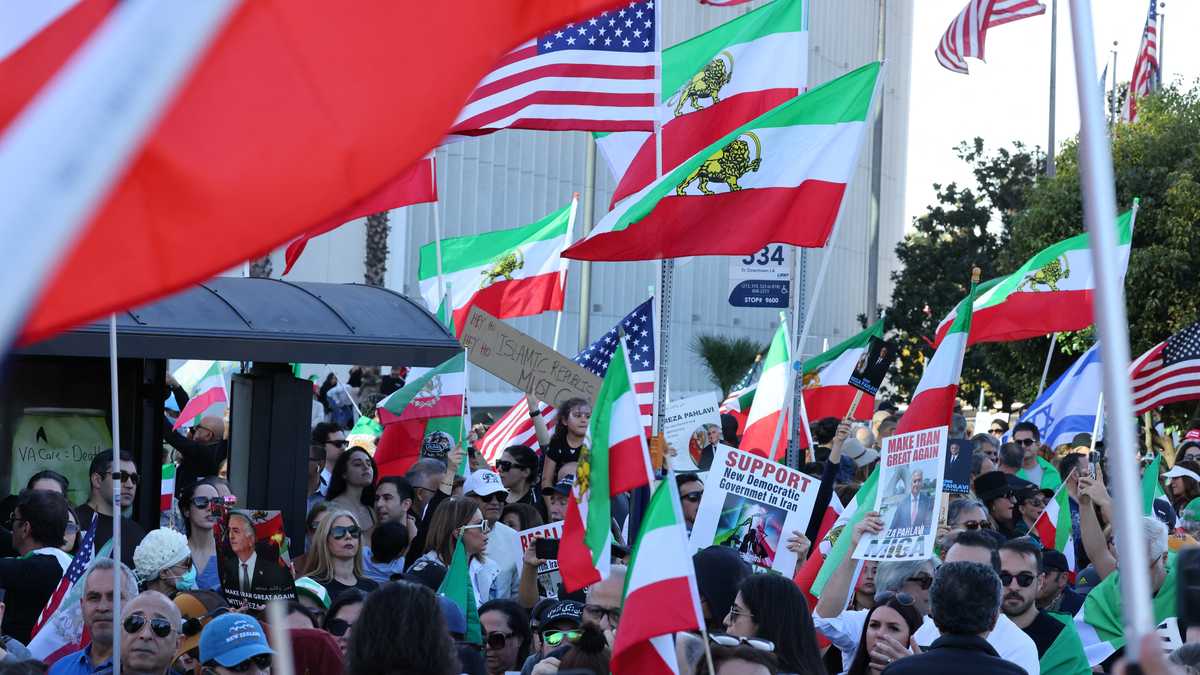 Iran threatens to halt peace negotiations if US continues strikes