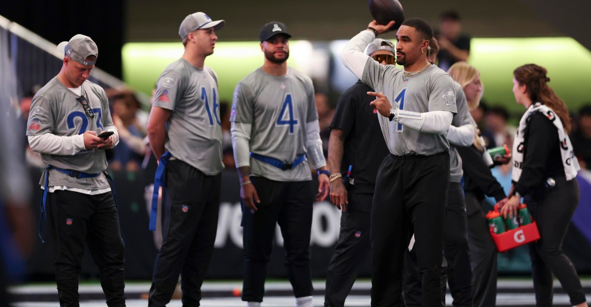 Dallas Cowboys QB Dak Prescott keeps interesting company in QBR rankings