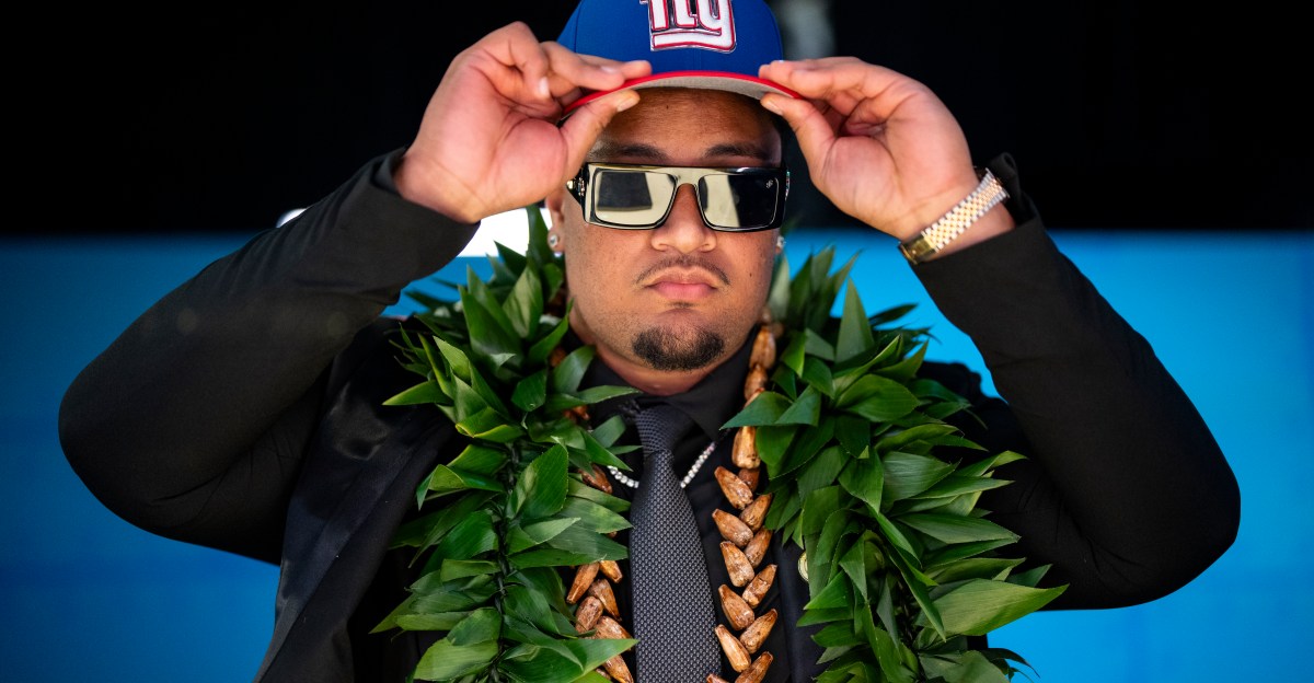 NY Giants’ top 10 most important players: No. 9 — G Francis ‘Sisi’ Mauigoa