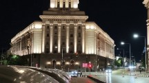 Low-light video screengrabs, Xiaomi 17T Pro: 2x -  (3840x2160px) - Xiaomi 17T vs. 17T Pro