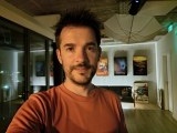 Selfie samples, main camera (1x) - 25mm, f/1.7, ISO 7003, 1/20s (4096x3072px) - Motorola Razr 70 review