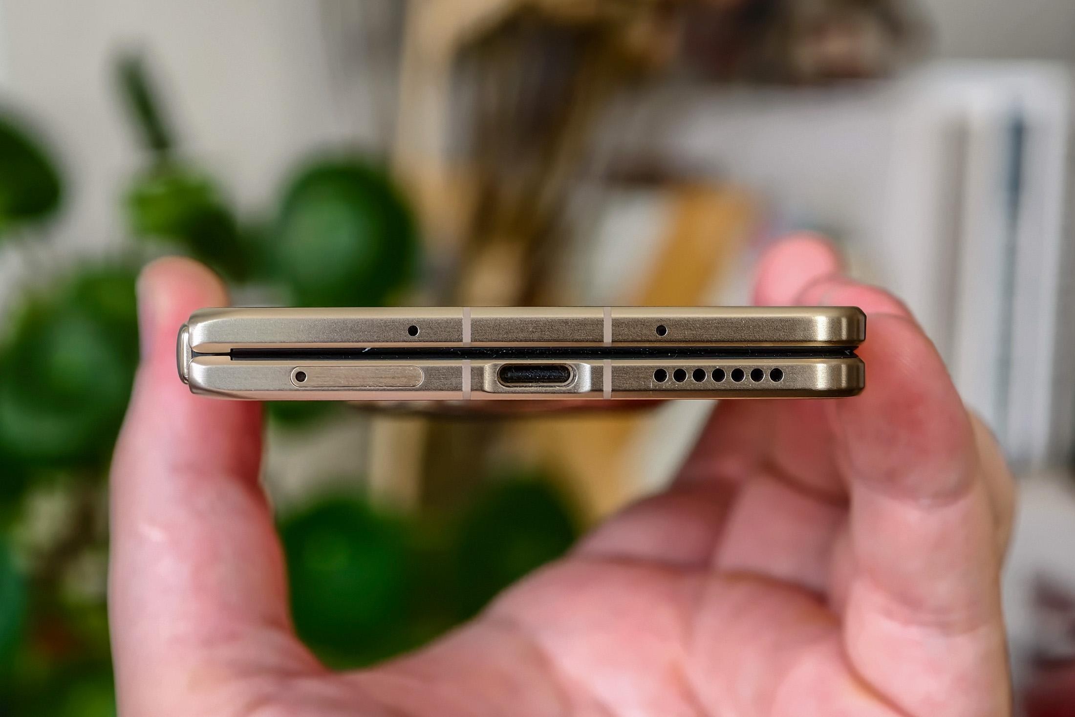 Photo of Honor Magic V6 USB-C port