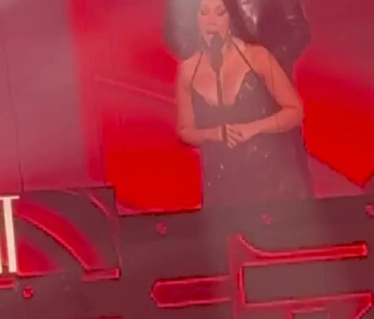 Cardi B accepts award for Best Female Hip Hop Artist at BET Awards - Yahoo