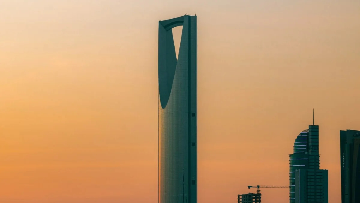 Saudi Arabia Set to Slash Oil Prices as Hormuz Reopens