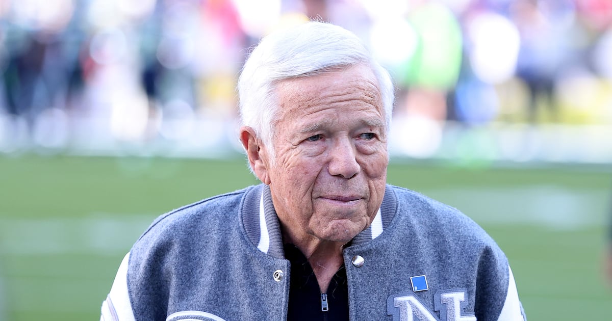 The Kraft Group files complaint against Foxborough over stadium licensing fees – Boston 25 News