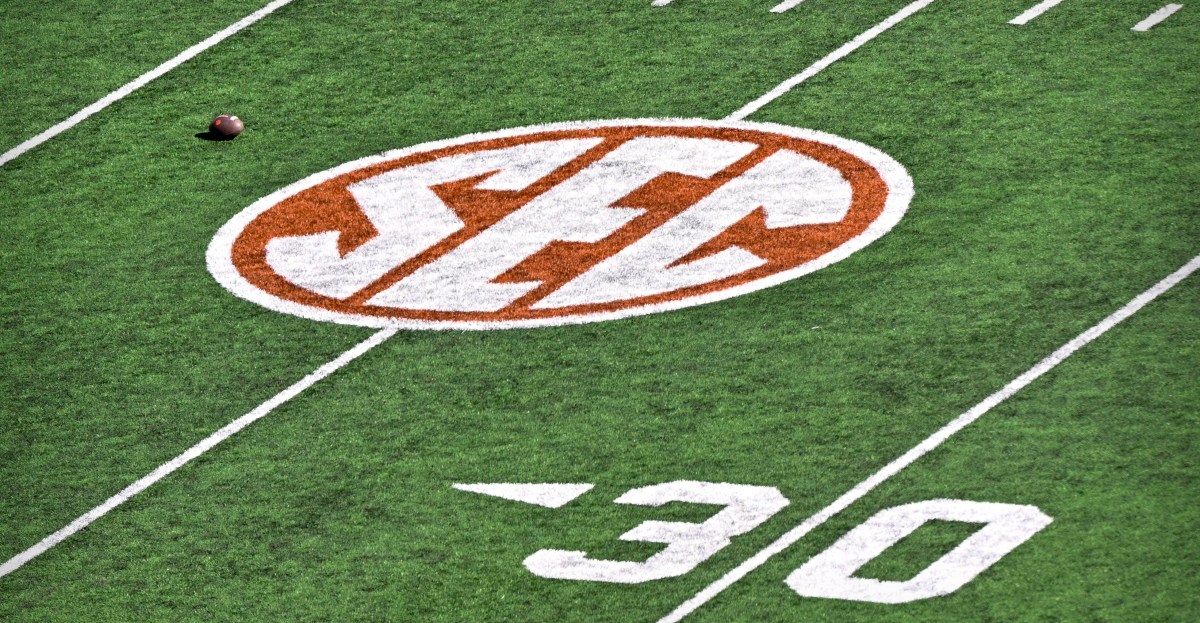 LOOK: Texas makes subtle change to football jersey for 2026
