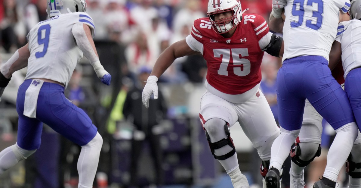 Wisconsin Football: Badgers flip in state offensive lineman to fill void