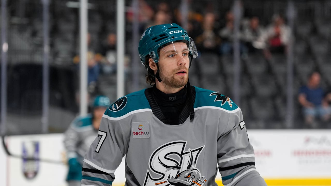 Sharks re-sign defenseman Nolan Allan