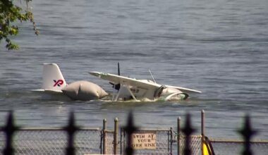 Sea plane crashes into NYC's East River, 2 passengers rescued, FDNY says