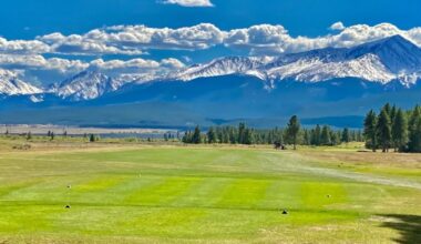 This High-Elevation Golf Course In Colorado Is A Record-Setting Gem With Gorgeous Mountain Views
